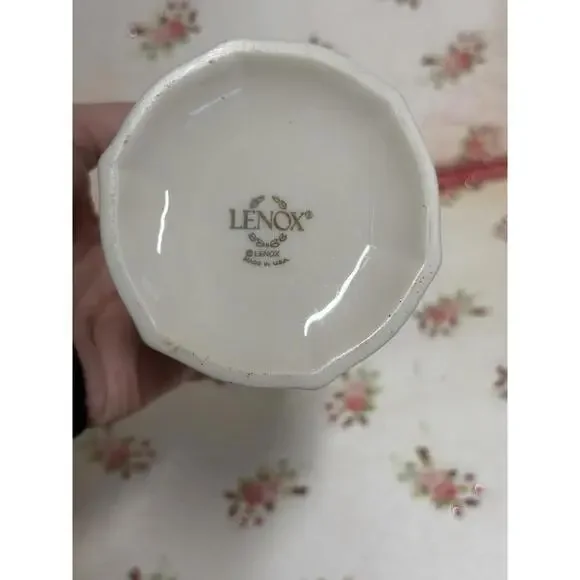 Lenox Catalan Ivory Gold Trim Porcelain Bud Vase - Picture 2 of 5